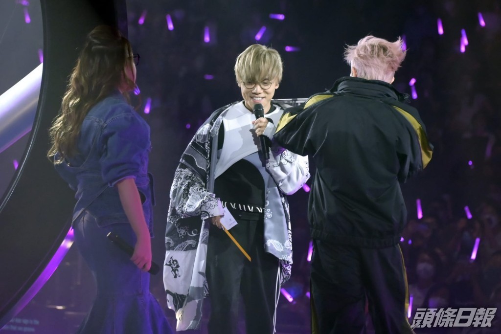 林家謙被兩人搞到哭笑不得。